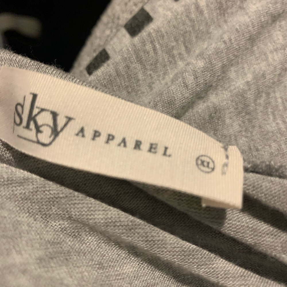 Sky apparel ladies long sleeve gray T-shirt sz XL - Picture 3 of 3